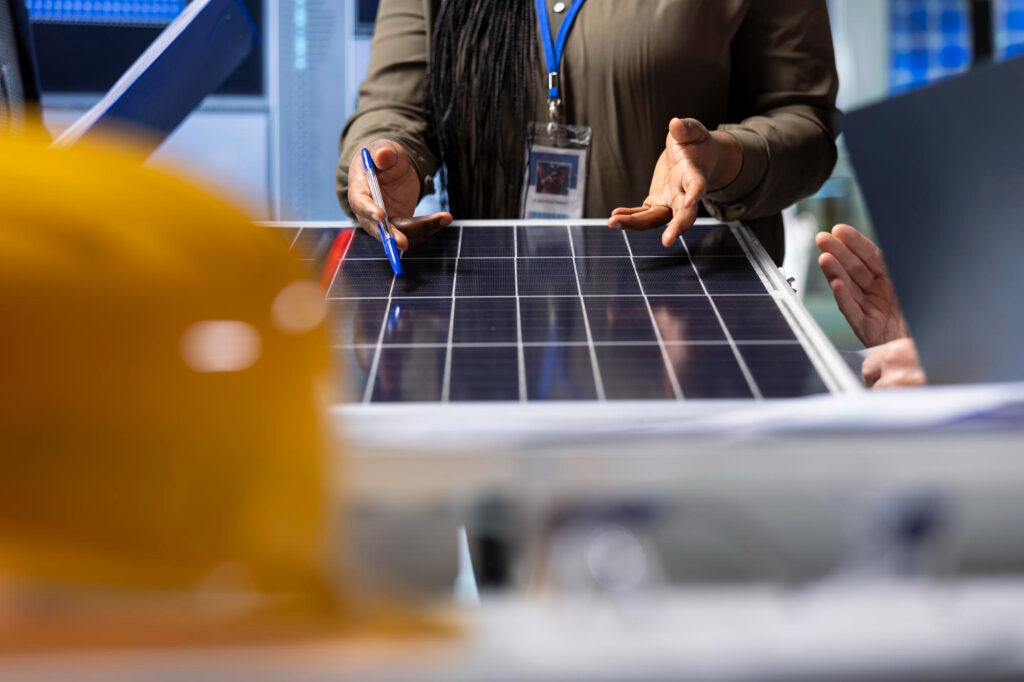 4 vantagens em instalar uma usina solar em residências - STI Energia